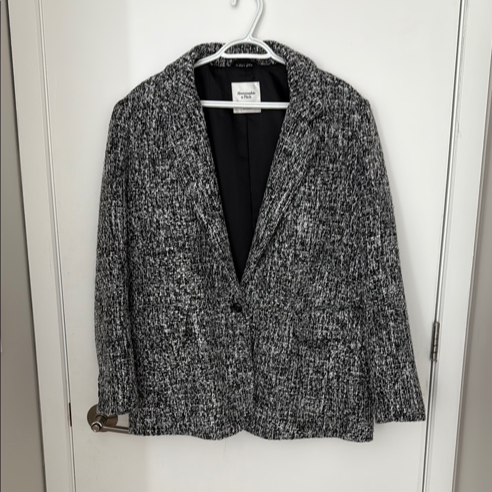 Abercrombie and Fitch Women's Black and White Tweed Jacket XL
